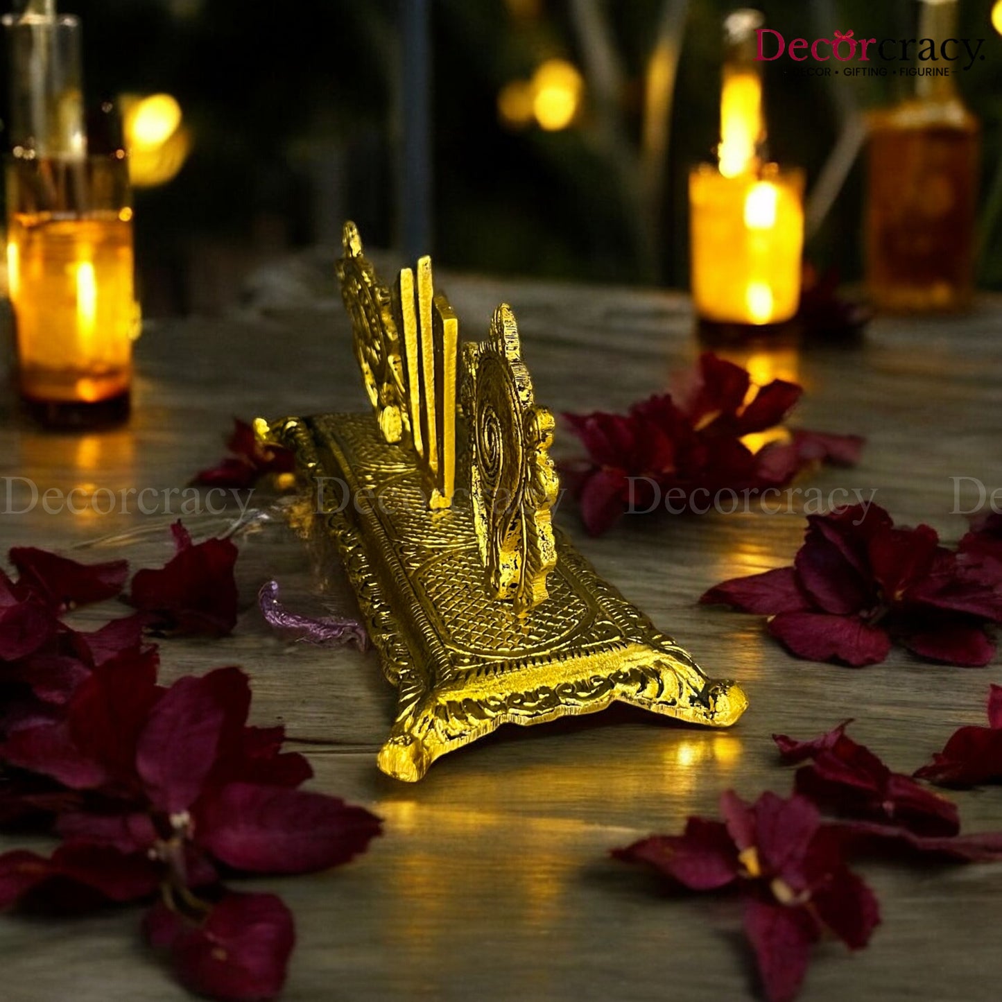 Shanku Chakra Namam Showpiece Metal golden