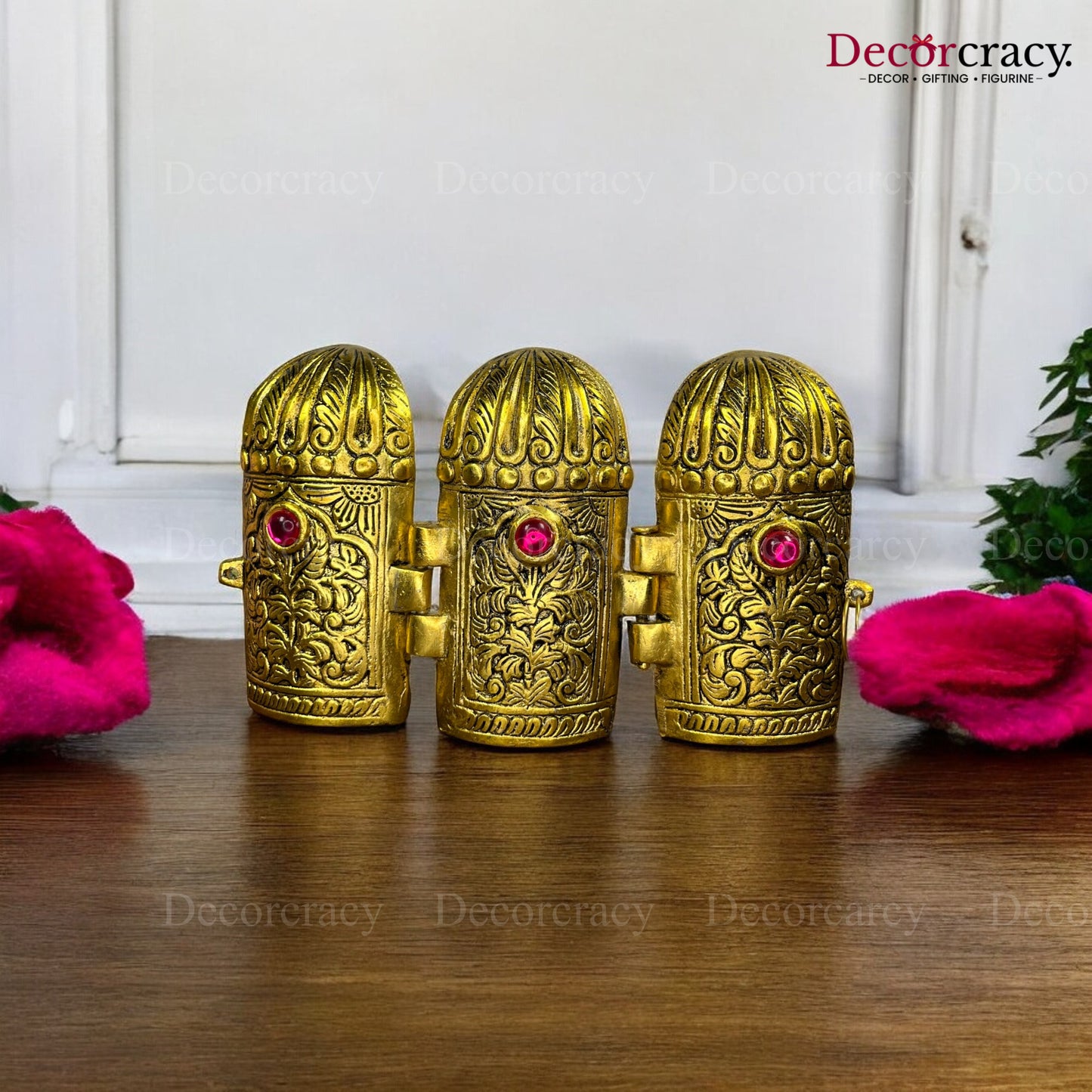 Shree Ram Darbar Round Folding Capsule Metal golden
