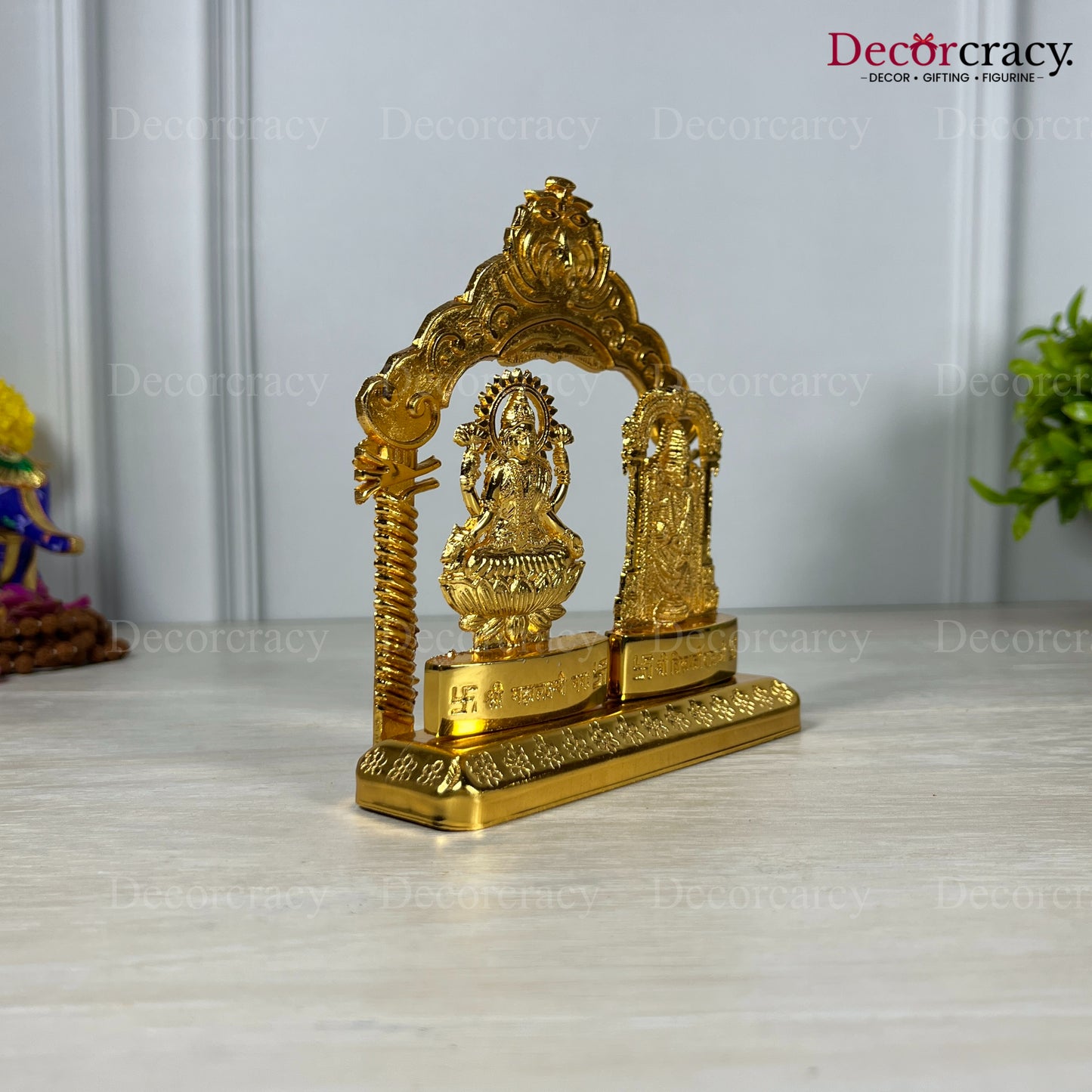 Shree Lakshmi Tirupati Balaji Mehraab Golden Metal God SP Idol