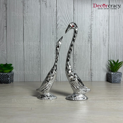 Silver Kissing Swan Couple Aluminium Metal Love Birds Romantic Home Décor