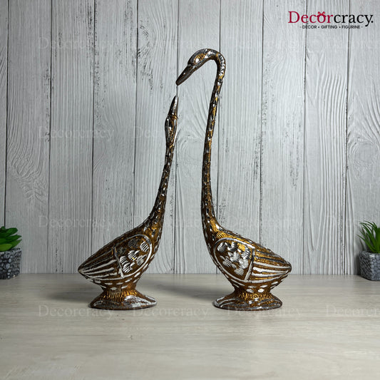 Dark Brown Kissing Swan Couple Aluminium Metal Love Birds Romantic Home Décor