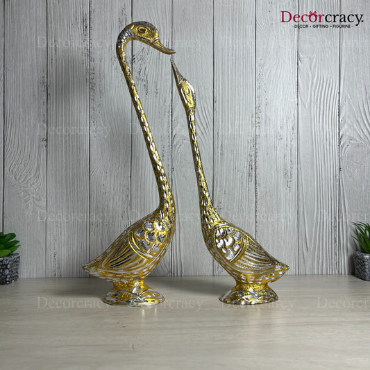 Golden Kissing Swan Couple Aluminium Metal Love Birds Romantic Home Décor15"