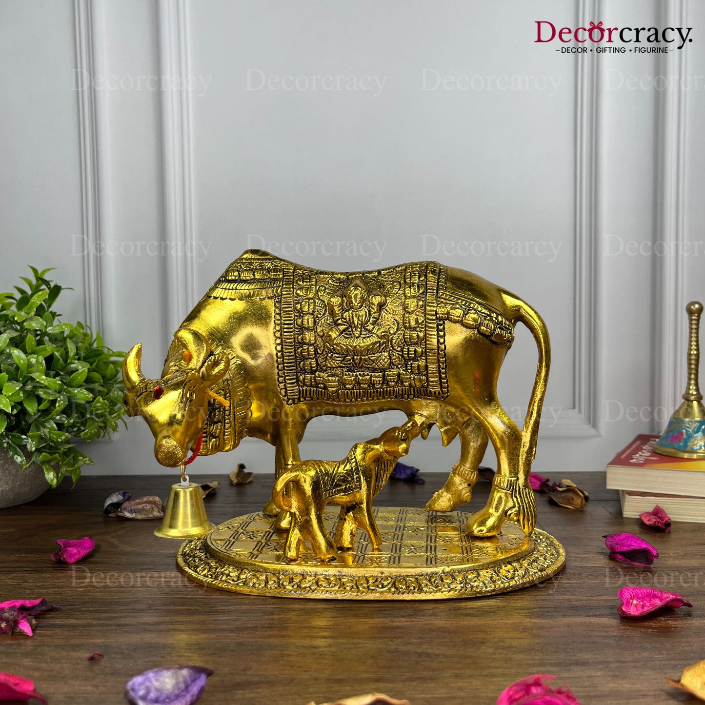 Kaamdhenu Guy Laxmi Ganesh incarved Metal golden