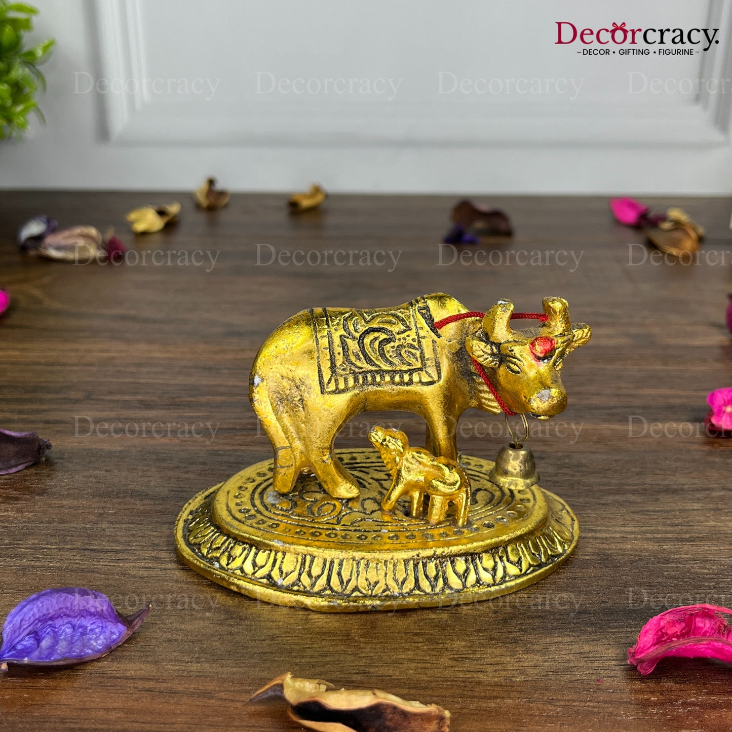 Kaamdhenu Guy Metal golden
