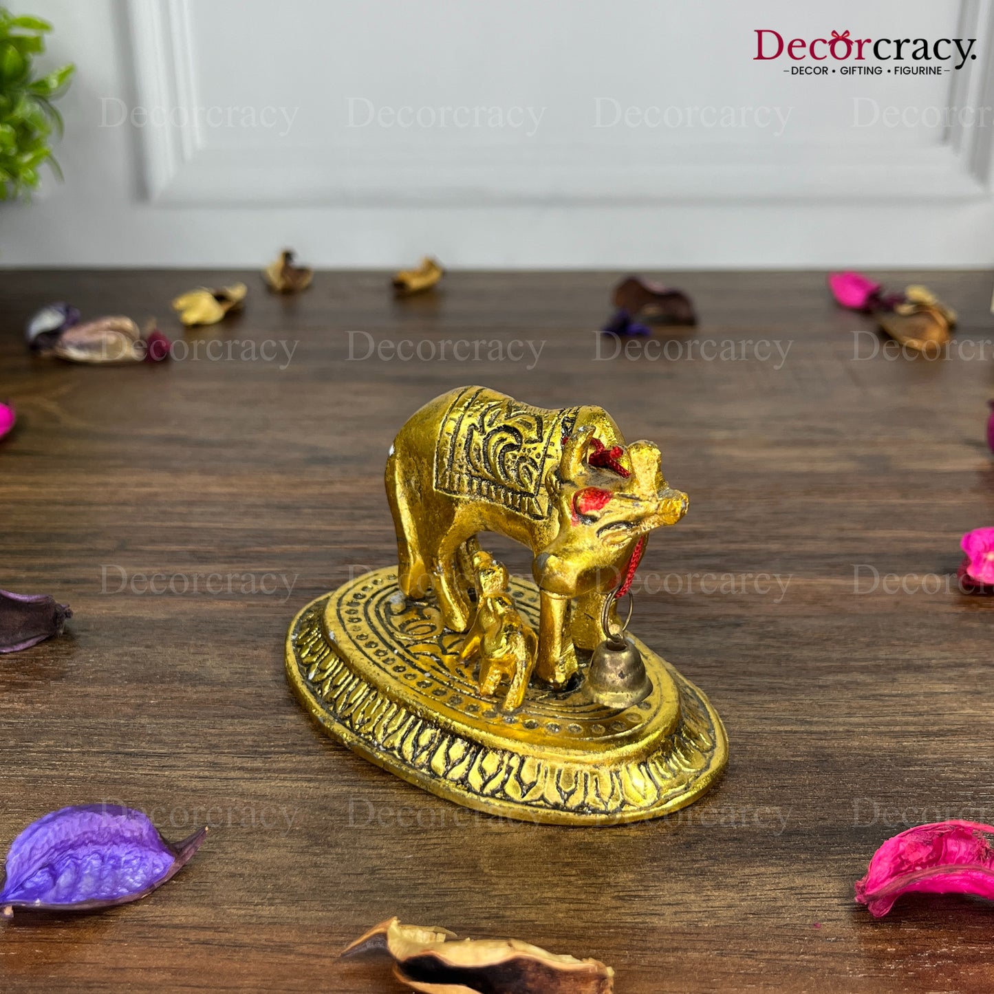 Kaamdhenu Guy Metal golden